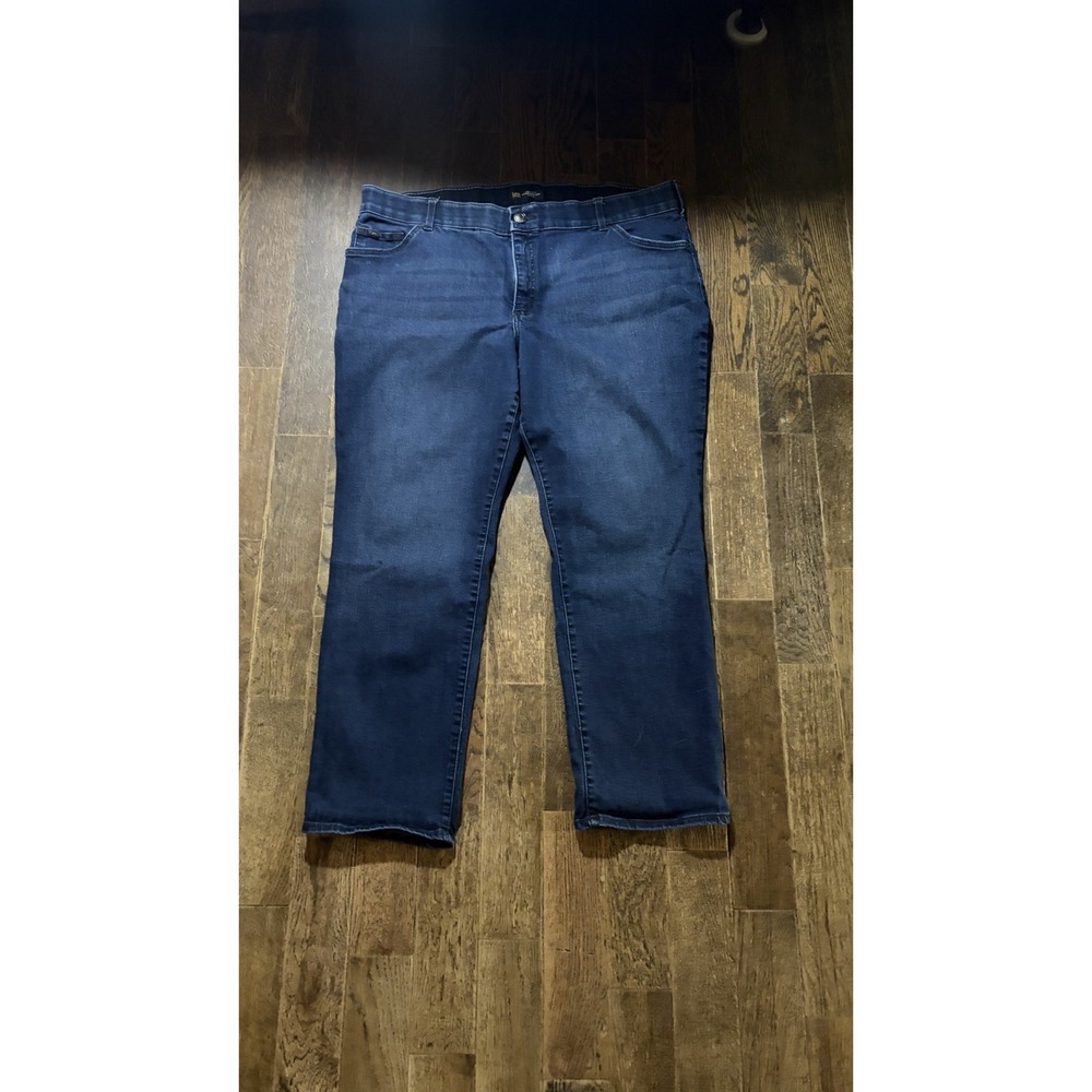 Lee 22W Med Woman's Stretch Relaxed Fit Straight Leg Mid Rise Blue Jean
